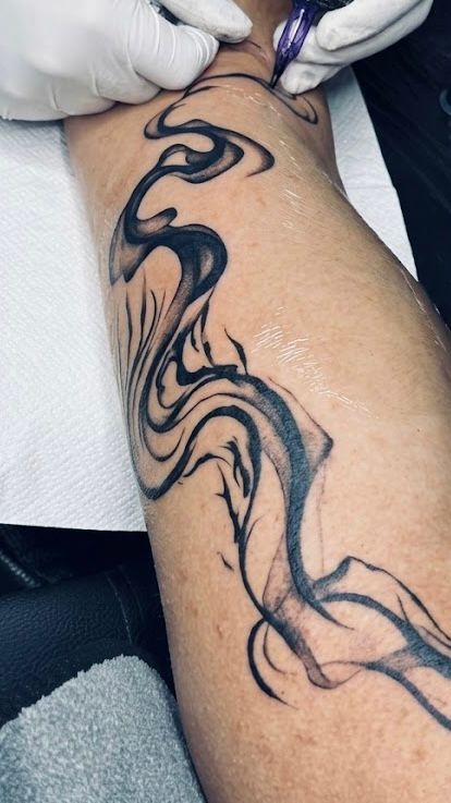 Flowing Abstract/Neo-Tribal